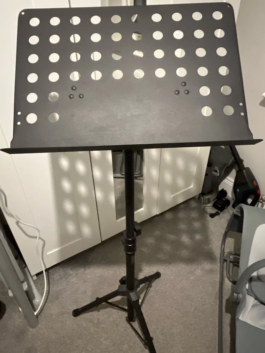 Music stand