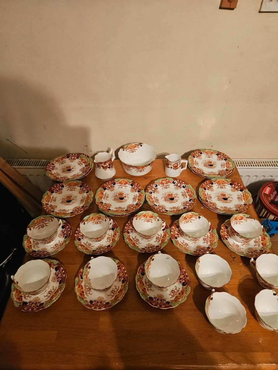 Vintage Antique Wellington China Tea set - Image 1