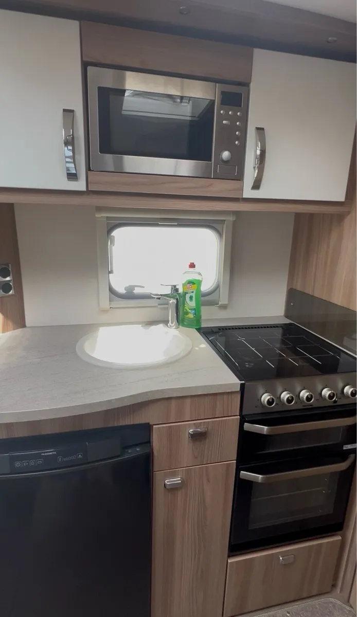 Swift Sprite Major 4 EB Henbury - 4 Berth Caravan - Image 3