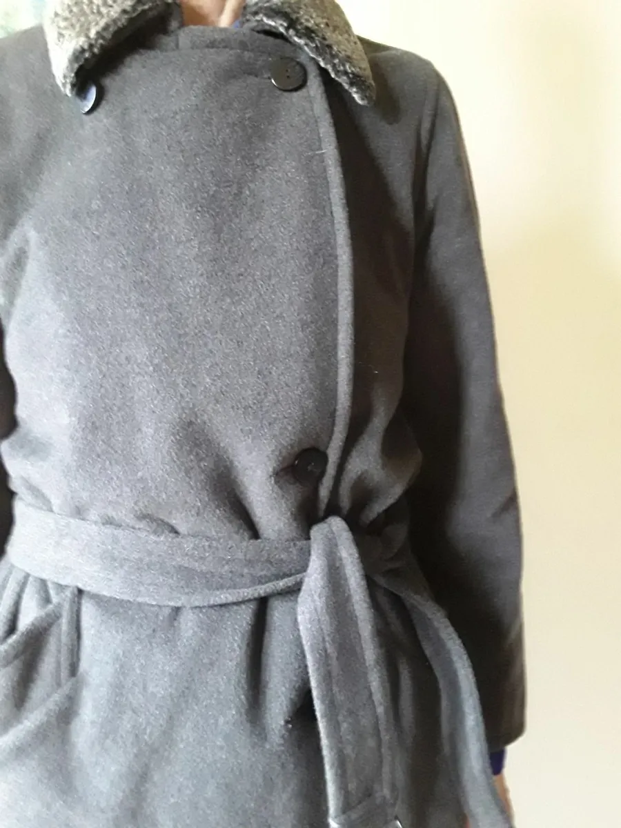 Ladies lovely charcoal grey Coat - Image 4