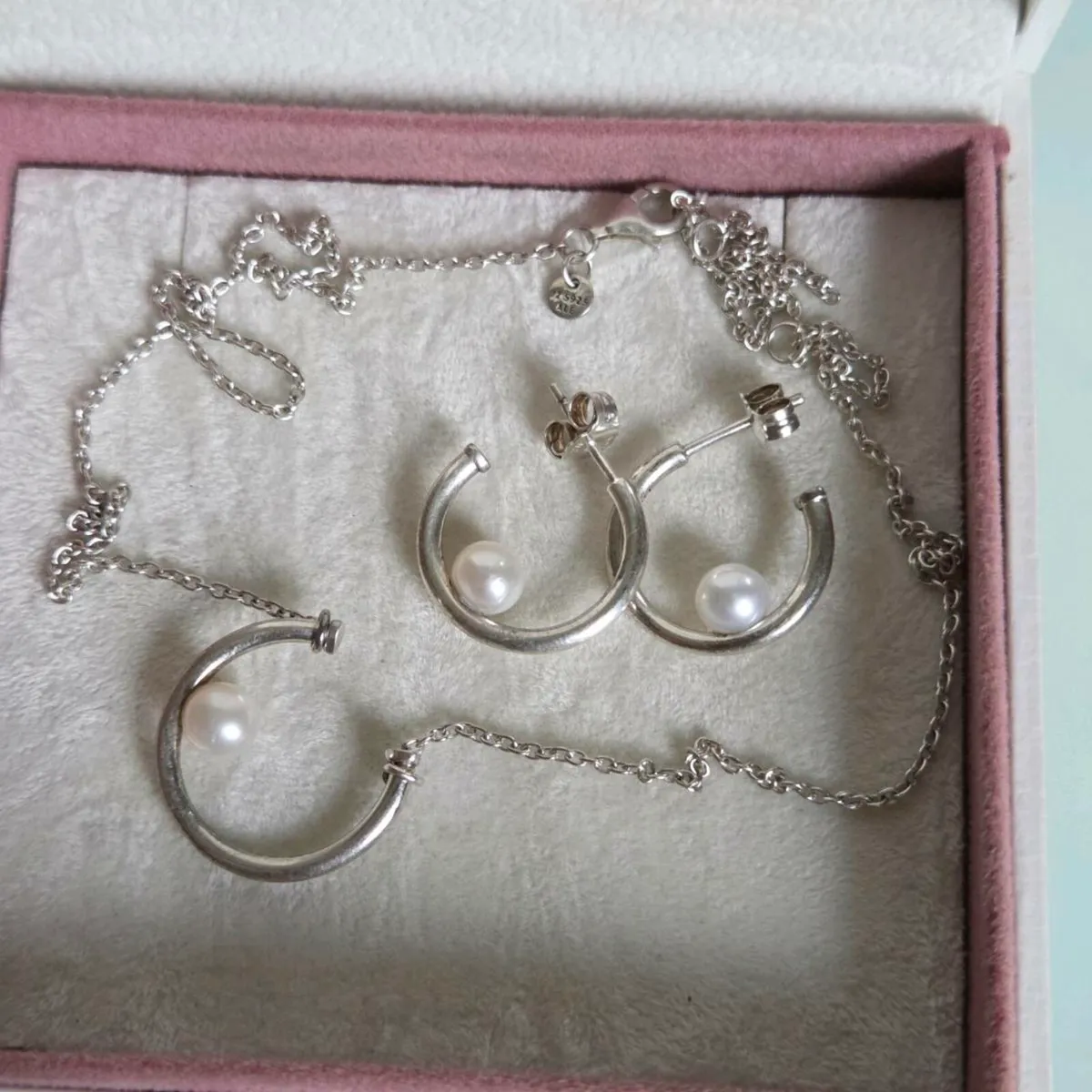 Pandora contemporary Pearl hoops earrings/necklace - Image 2