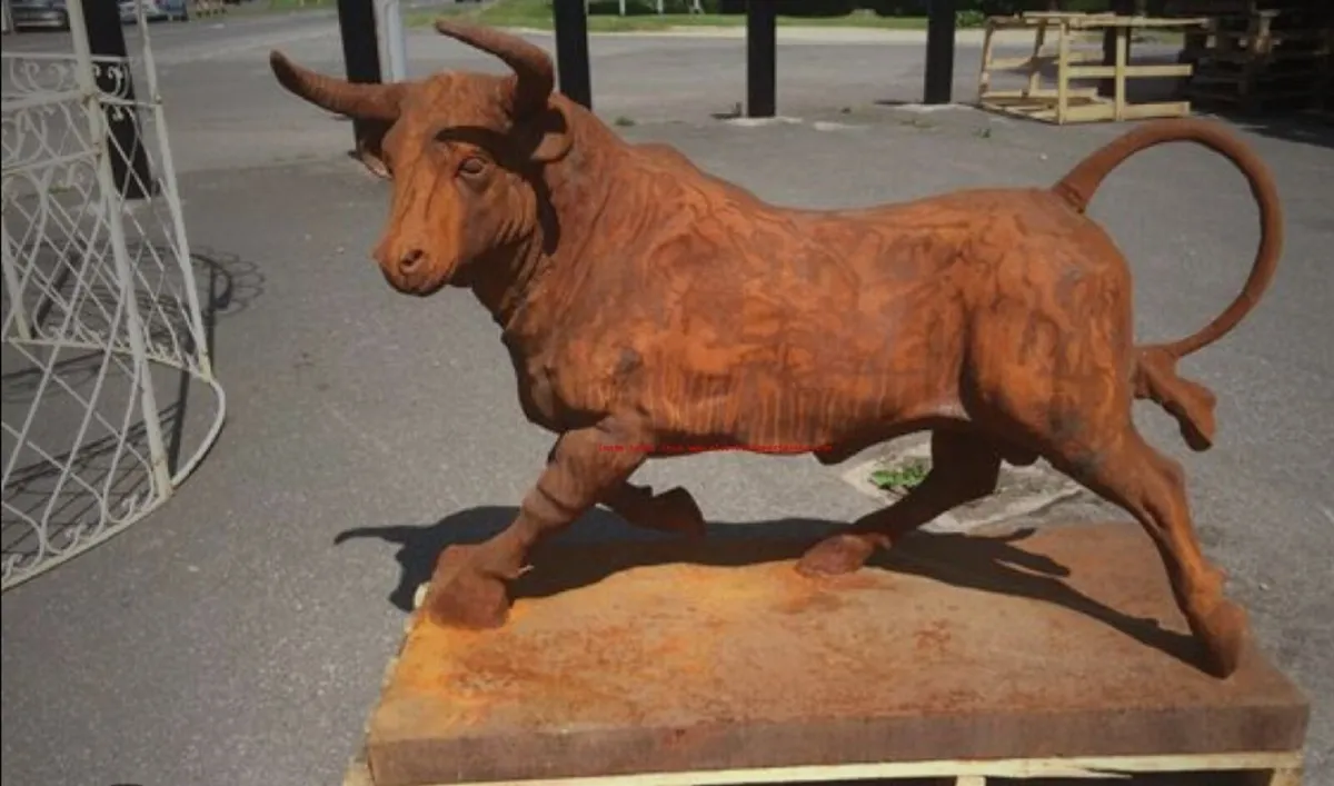 CAST IRON BULL - Image 1