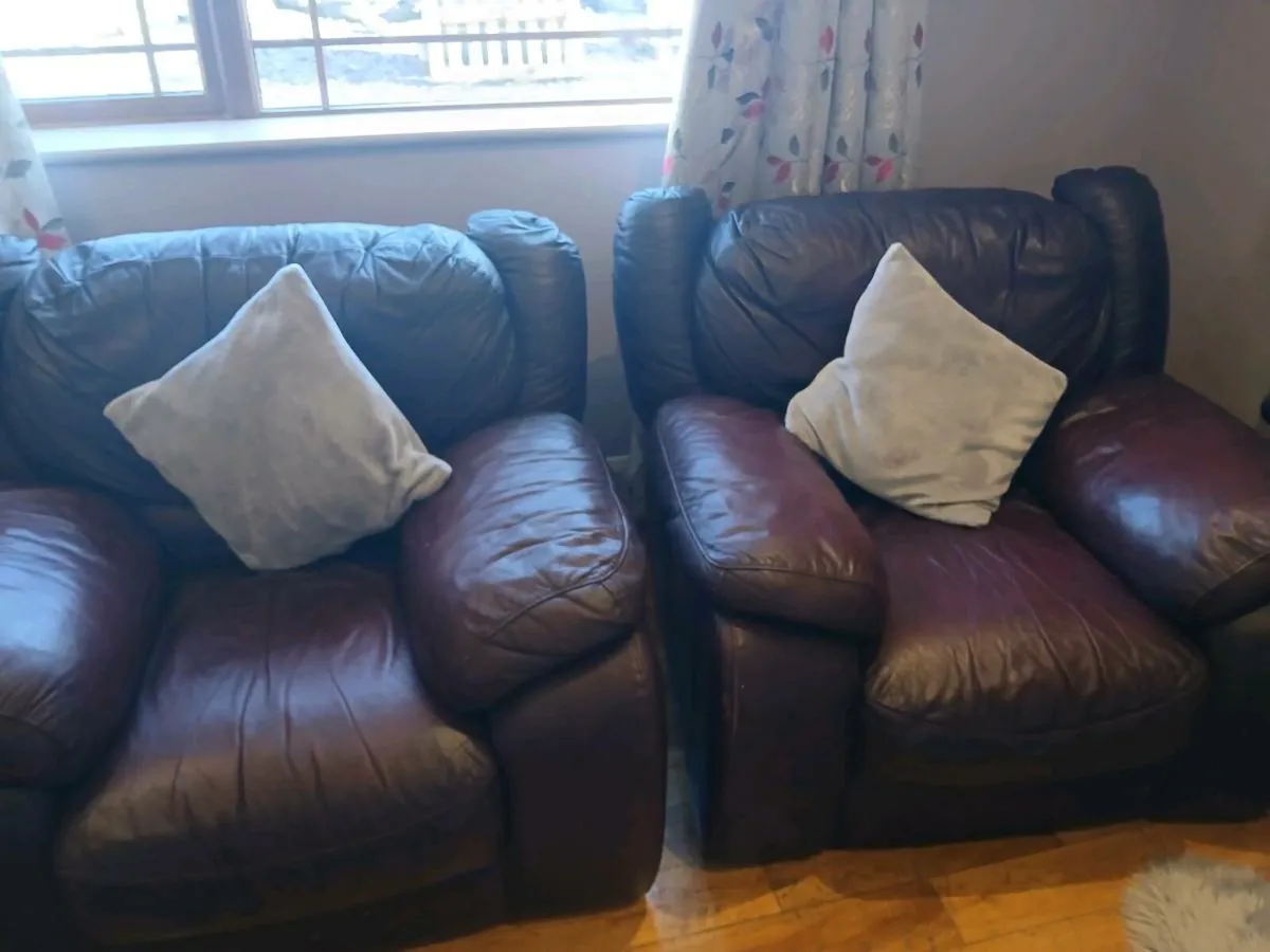 Couch and 2 armchairs - Image 4