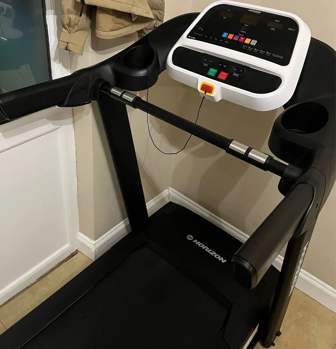 Horizon adventure 1 treadmill - Image 1