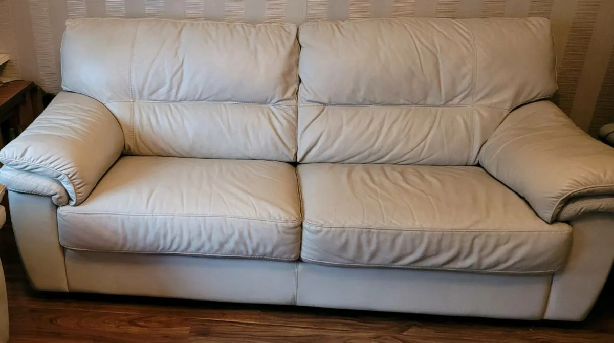 Leather Couches 2 seater & 3 Seater - Image 4