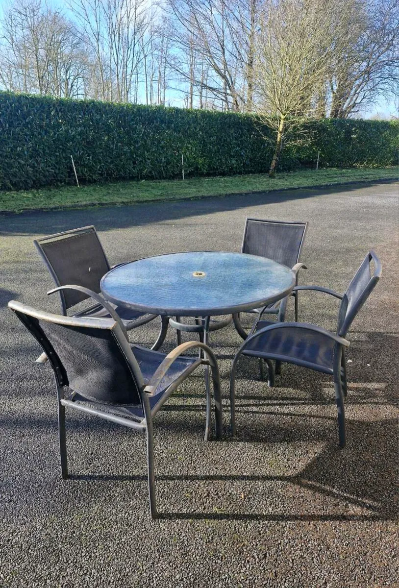 Garden furniture table and chairs - Image 2