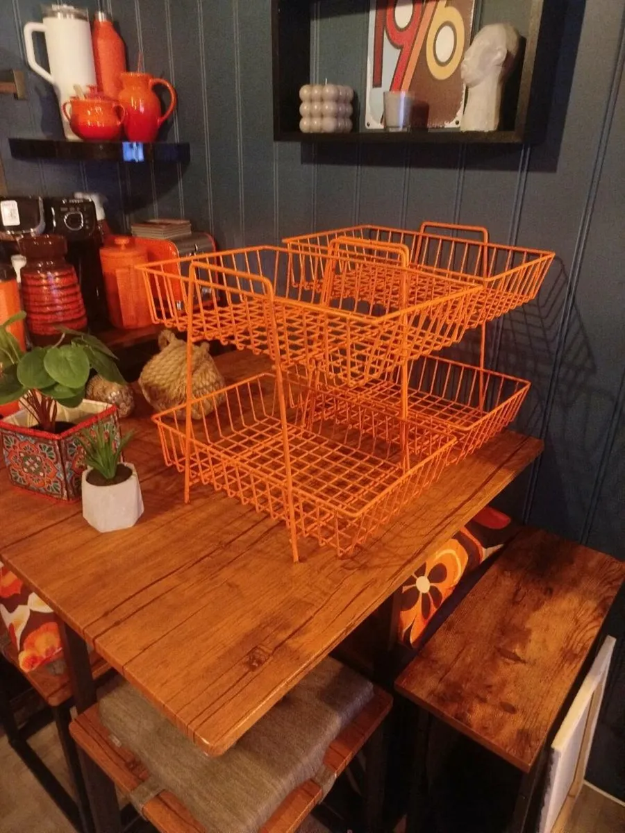 Vintage double Standing basket - Image 1
