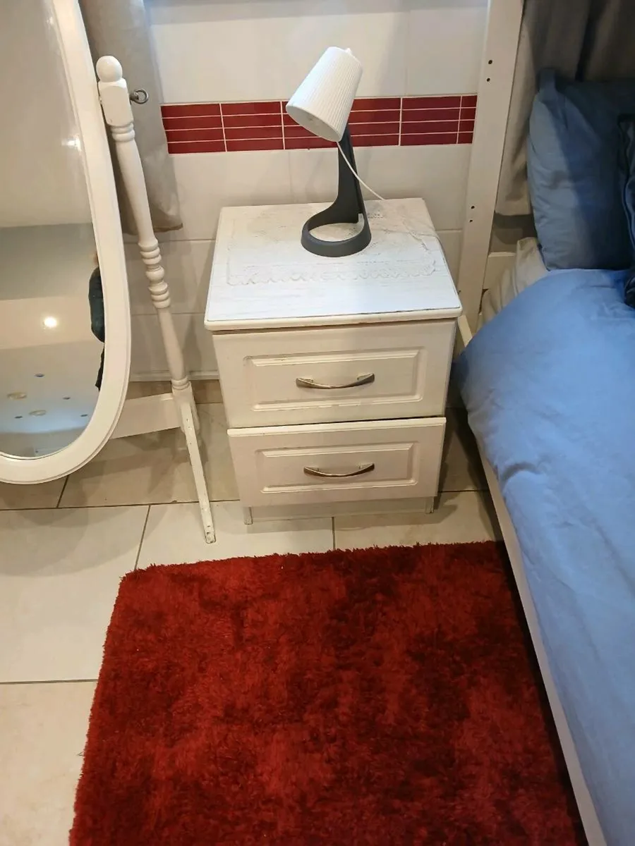 Cream Chest of drawers and 2 cream lockers - Image 2