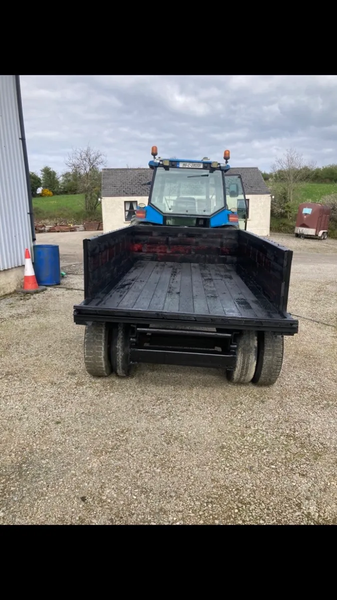 Tipping trailer - Image 2