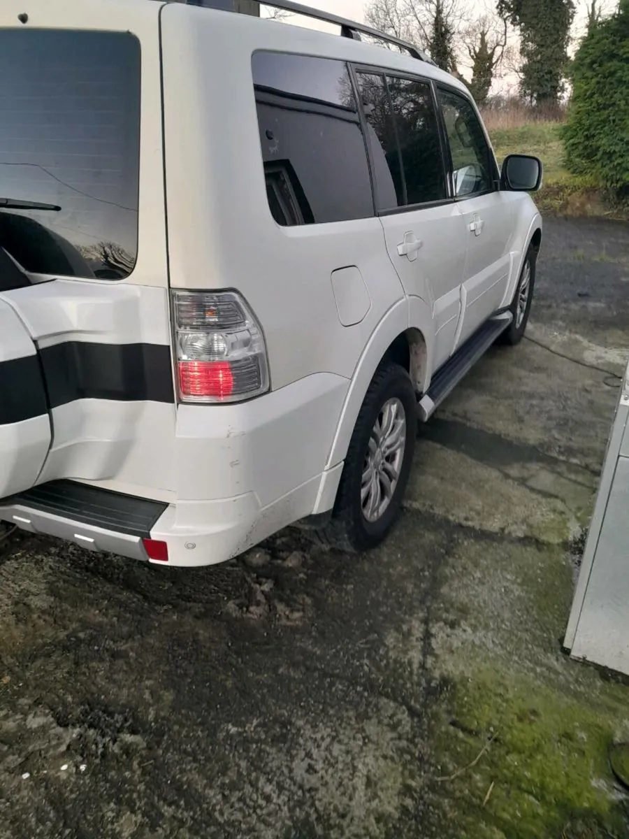 Mitsubishi pajero - Image 3