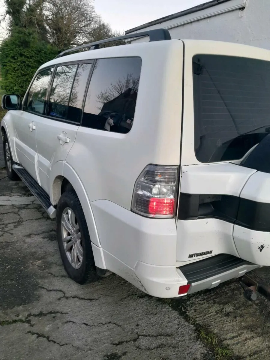 Mitsubishi pajero - Image 2