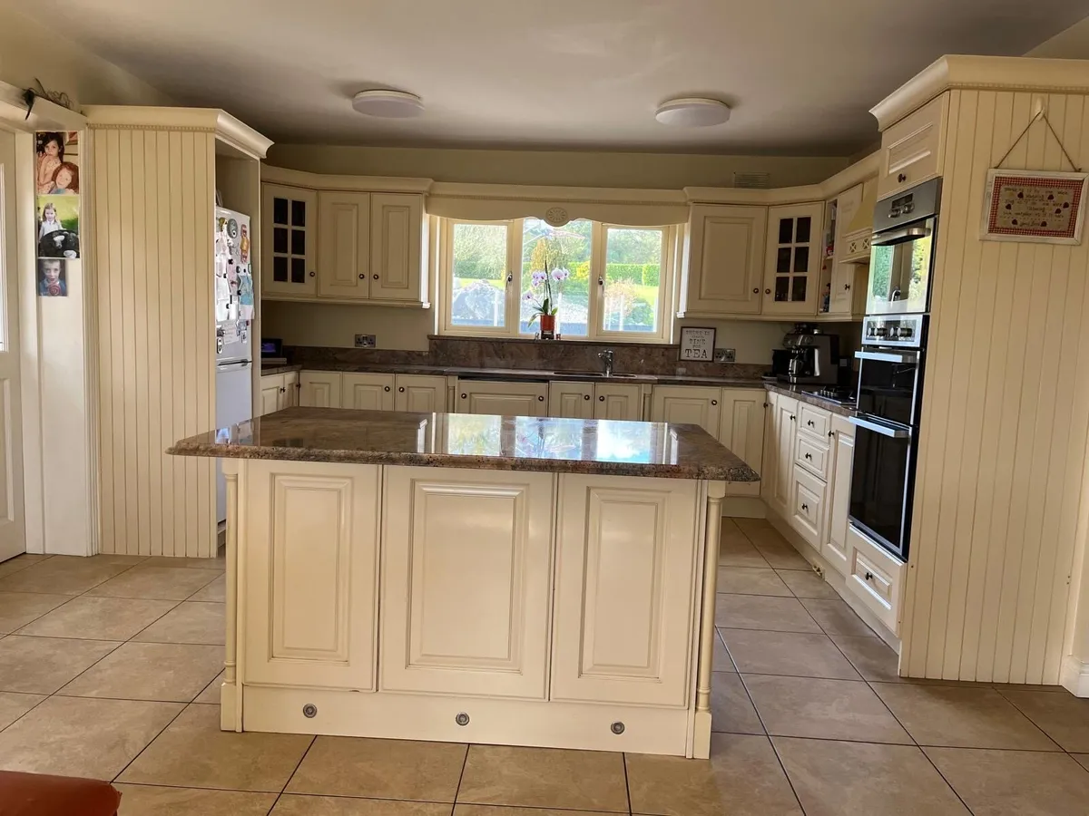 kitchen , kitchen island , appliances - Image 1