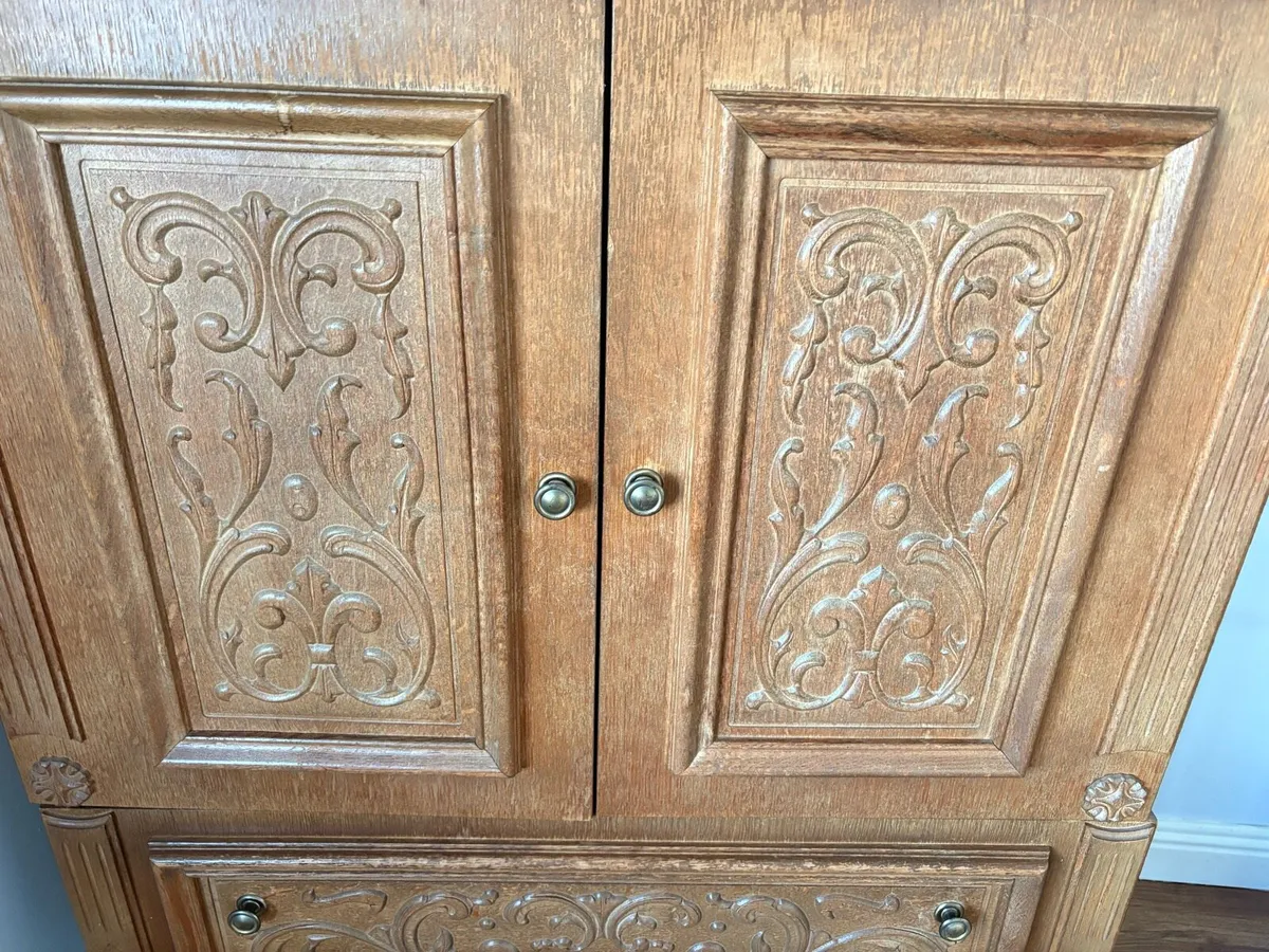 Stunning TV unit - Image 2