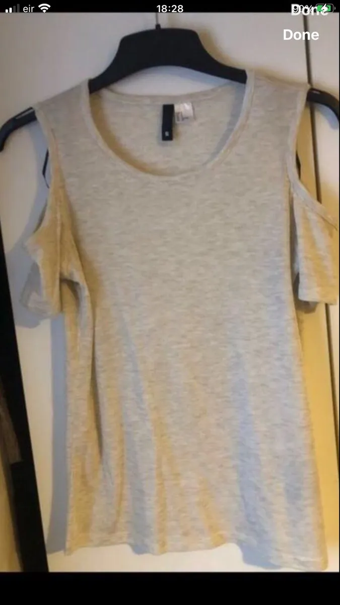 Ladies stunning top size S €3 - Image 2