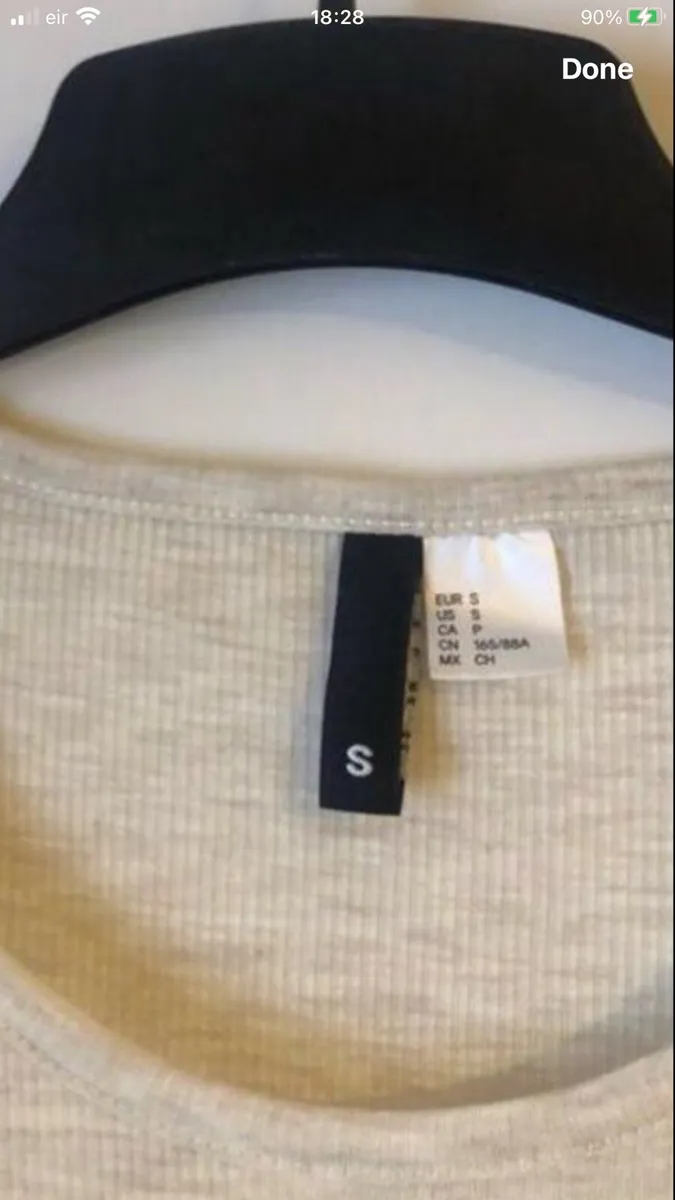 Ladies stunning top size S €3 - Image 3