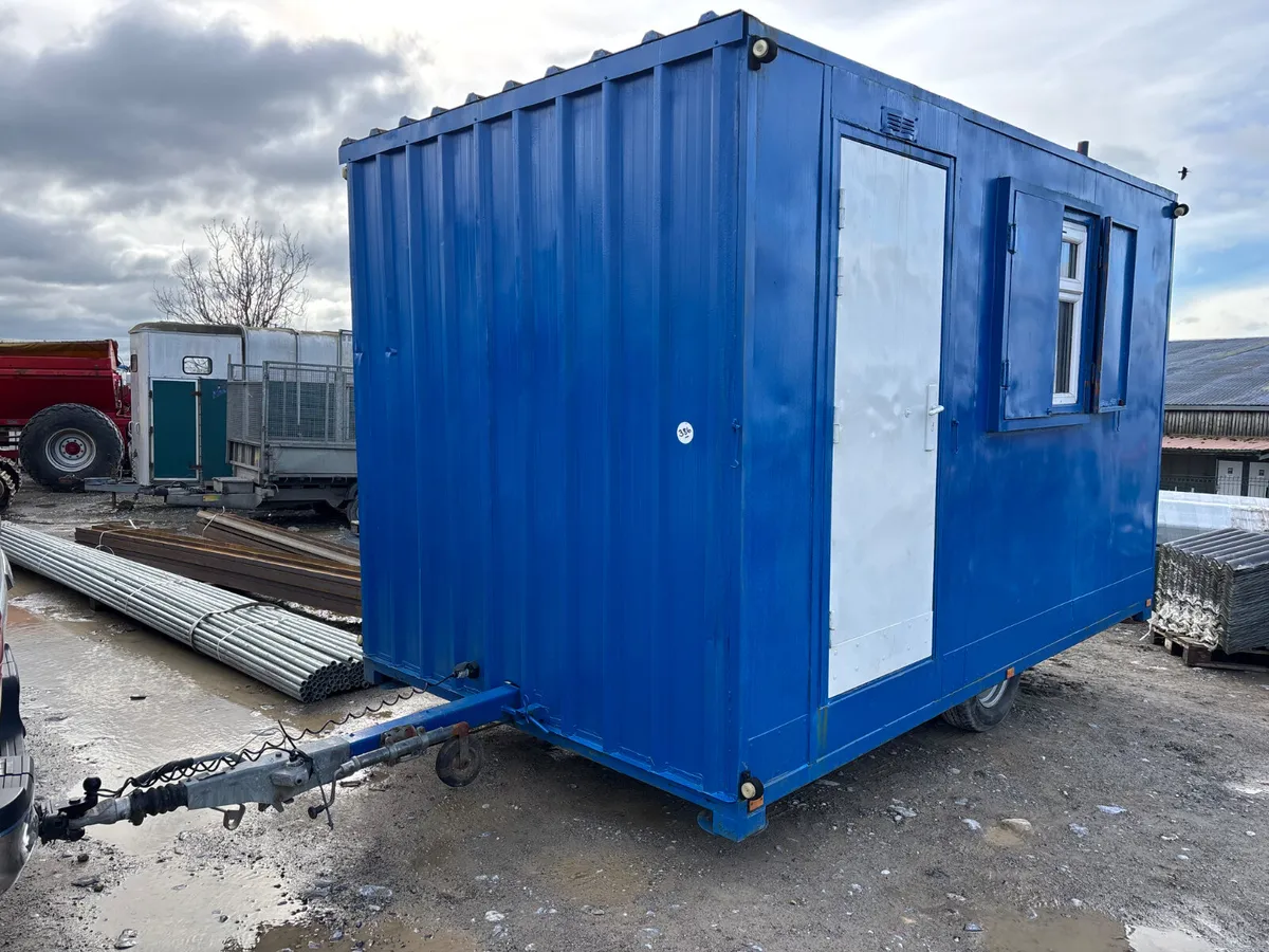 Portlaoise Auction Yard  Full 1000 Lots - Image 3