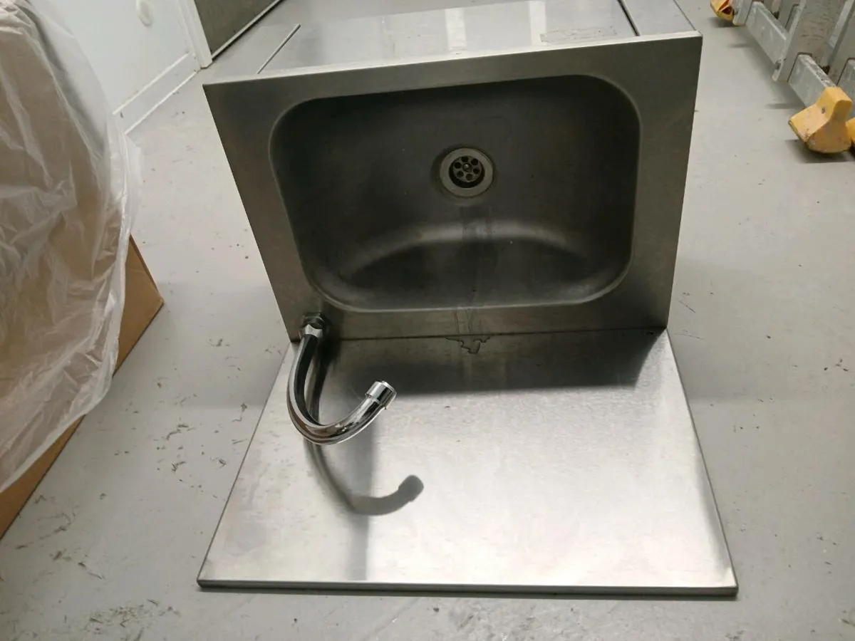 Hand Wash Sink & 10l Water Heater - Image 2