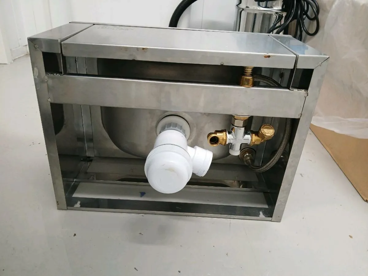 Hand Wash Sink & 10l Water Heater - Image 4