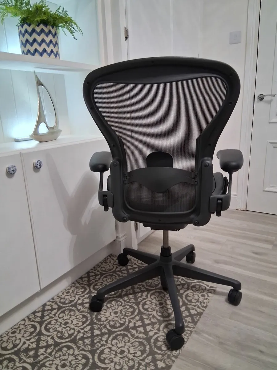 Herman Miller Aeron Remastered - Image 2