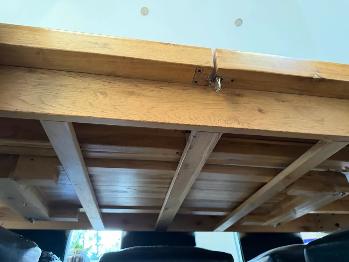 Solid American Oak table - seats 12 extended - Image 4