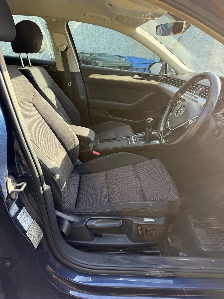 Volkswagen Passat 2016 Breaking - Image 2