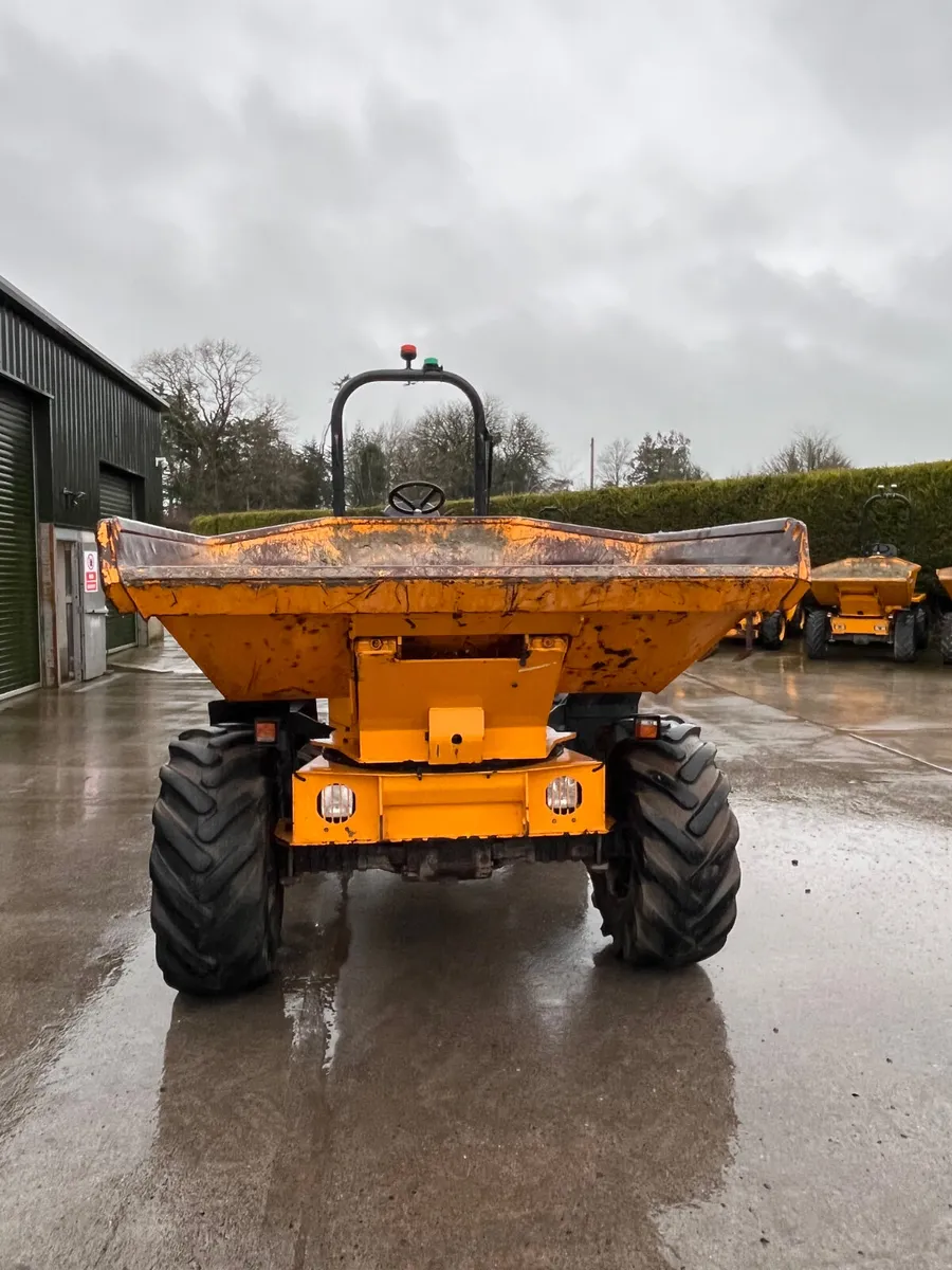 Thwaites 6tonne Swival - Image 3