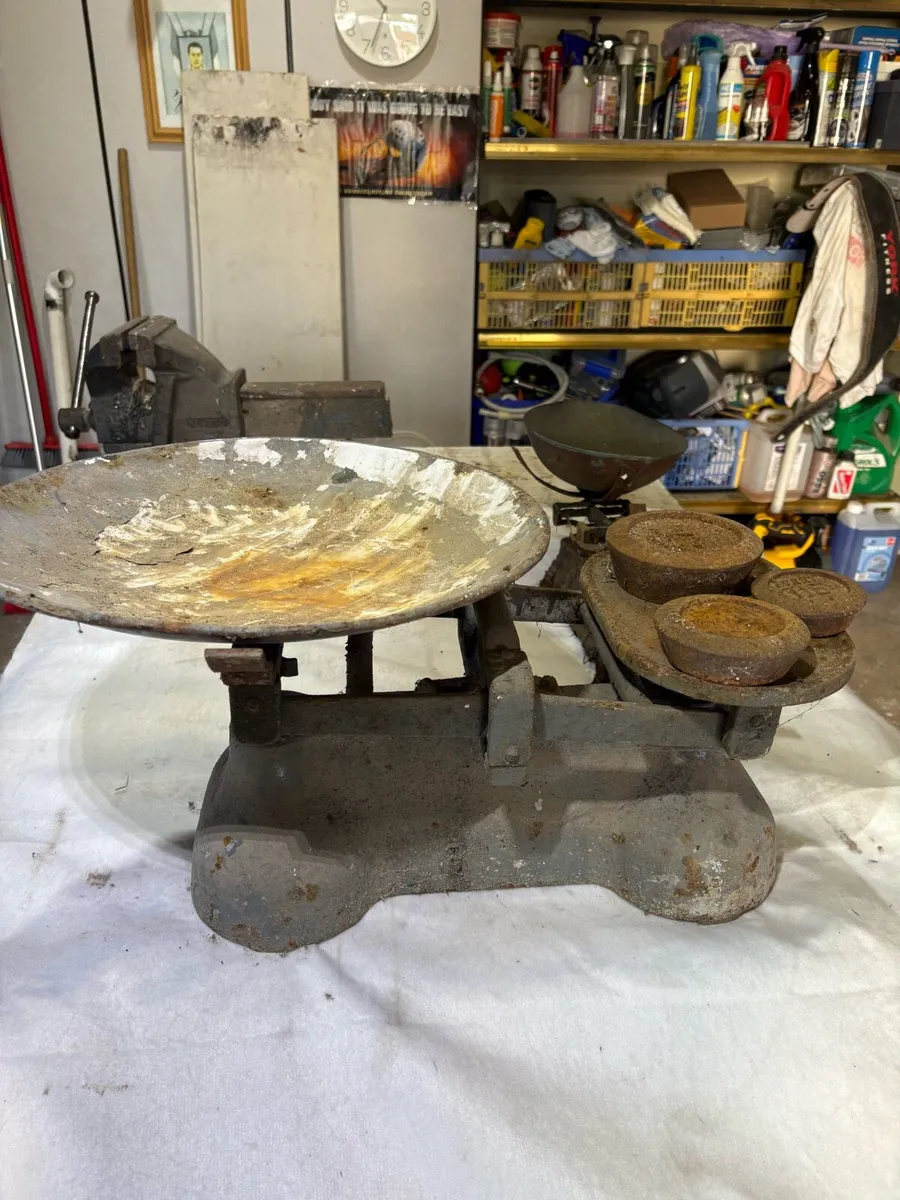Antique Weighing scales €35 - Image 2