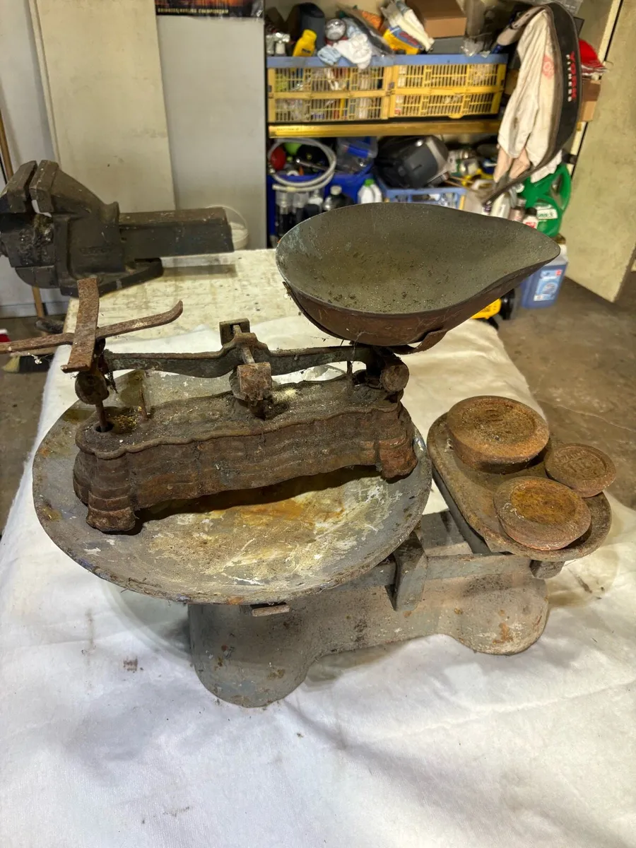 Antique Weighing scales €35 - Image 1