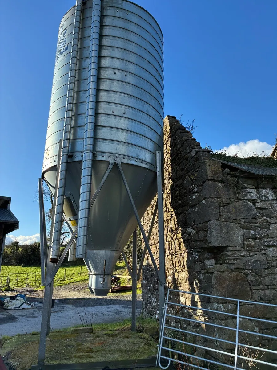 8 Ton split meal bin  /silo - Image 1
