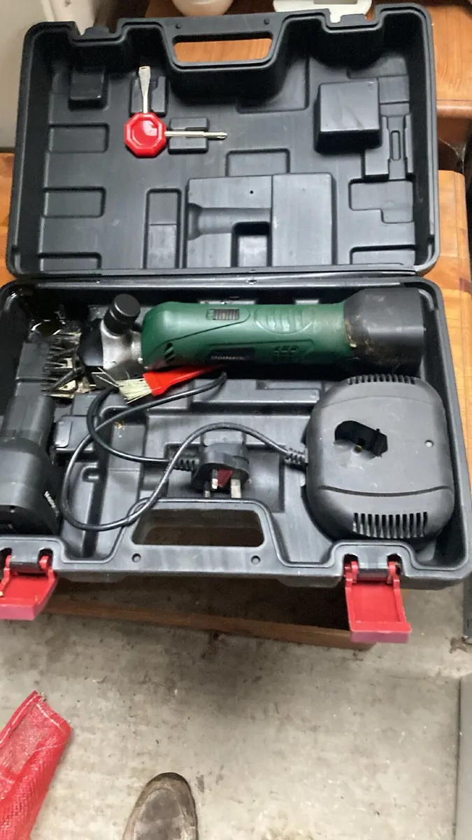 Round feeders and clippers - Image 3