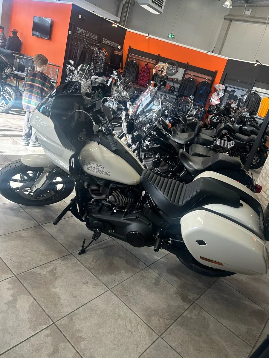 Harley-Davidson Low Rider ST - Image 2