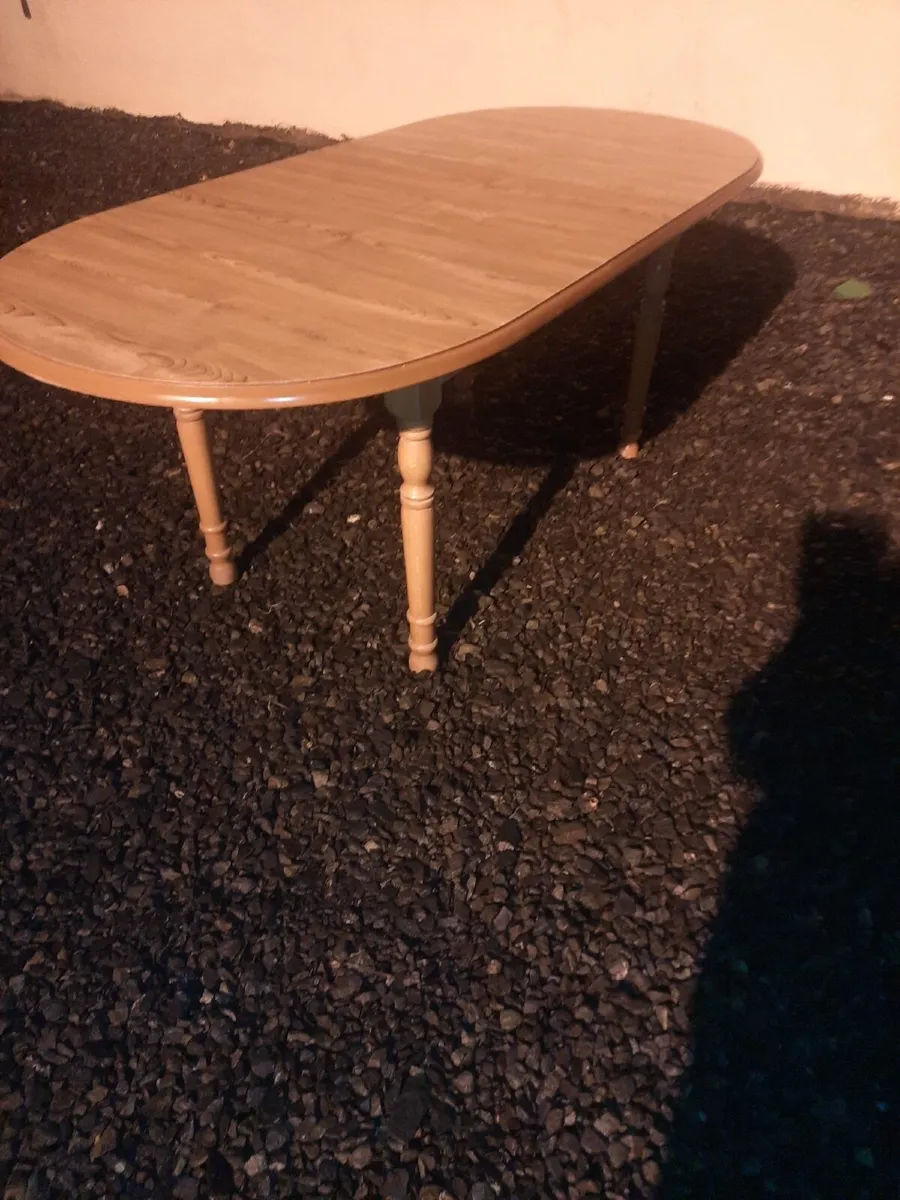 Kitchen table - Image 2