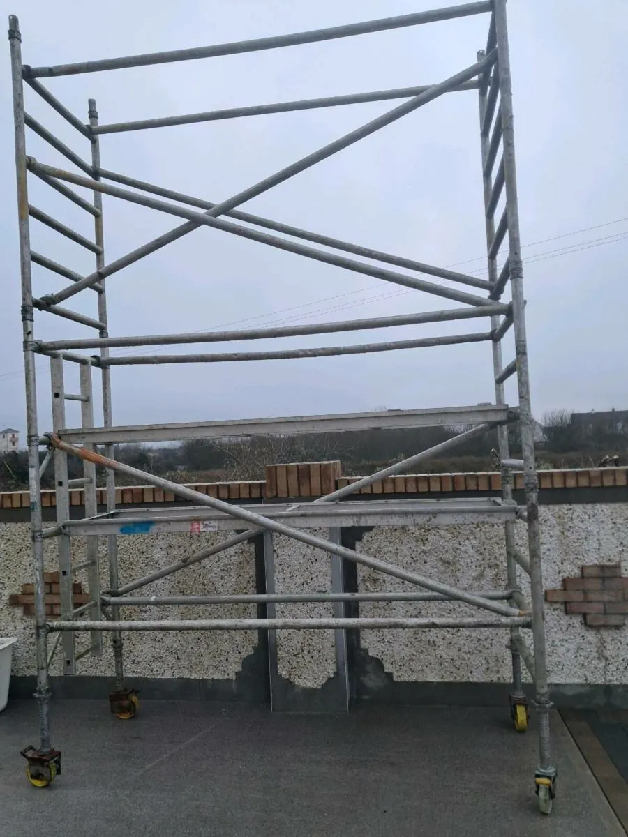 Aluminium Scaffolding Towers For Sale - Image 3
