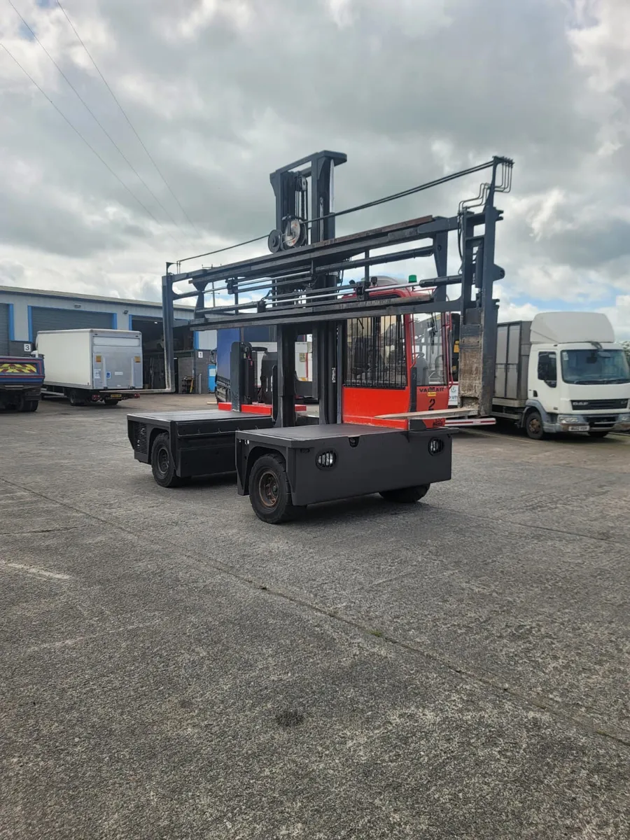 2017 VALMAR Side Loading Forklift 6ton lift Low Hr - Image 4