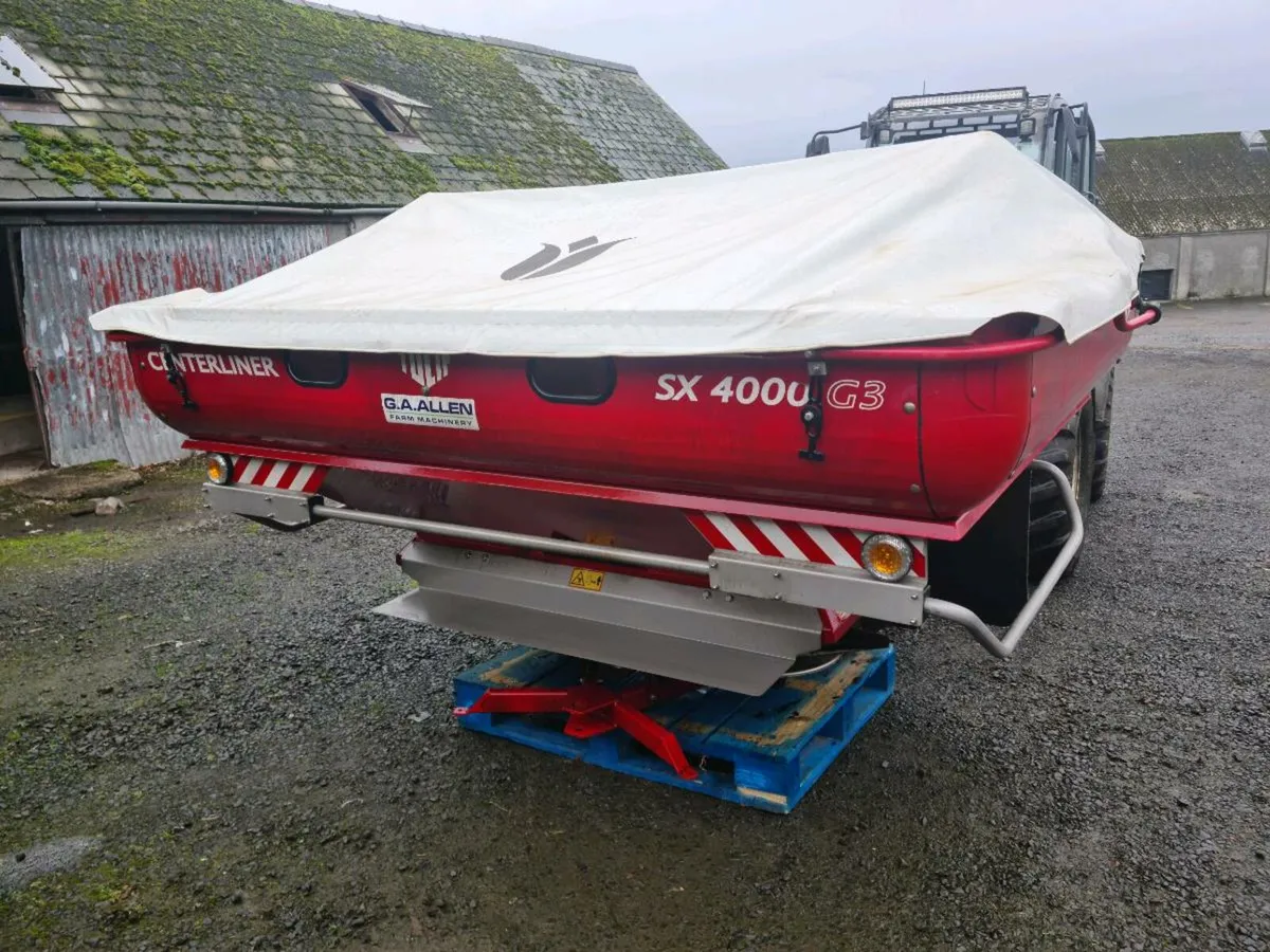 Lely fertiliser spreader Centreliner sx 4000 - Image 1