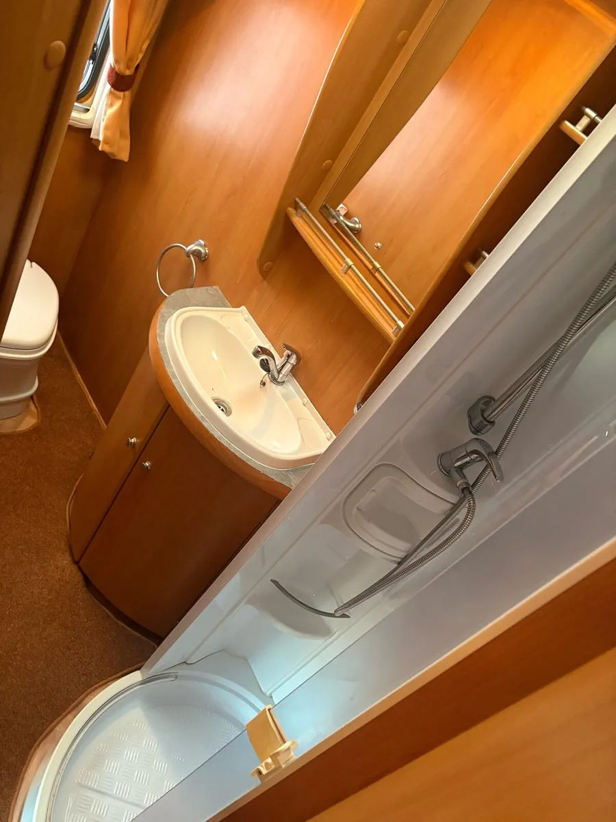 French registered  Camper Roadstar 786 - Image 4