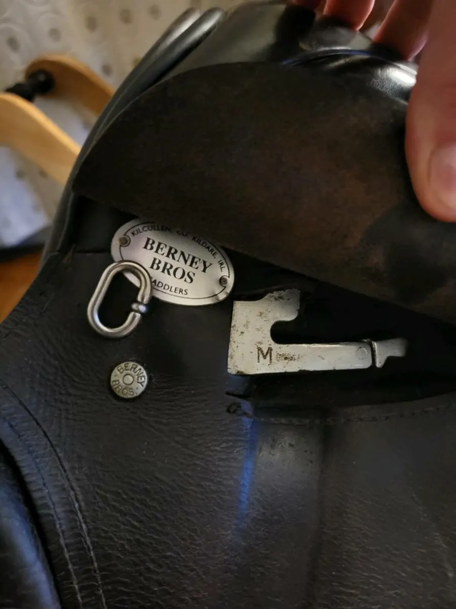 Berney Bros 18" GP Saddle - Image 2