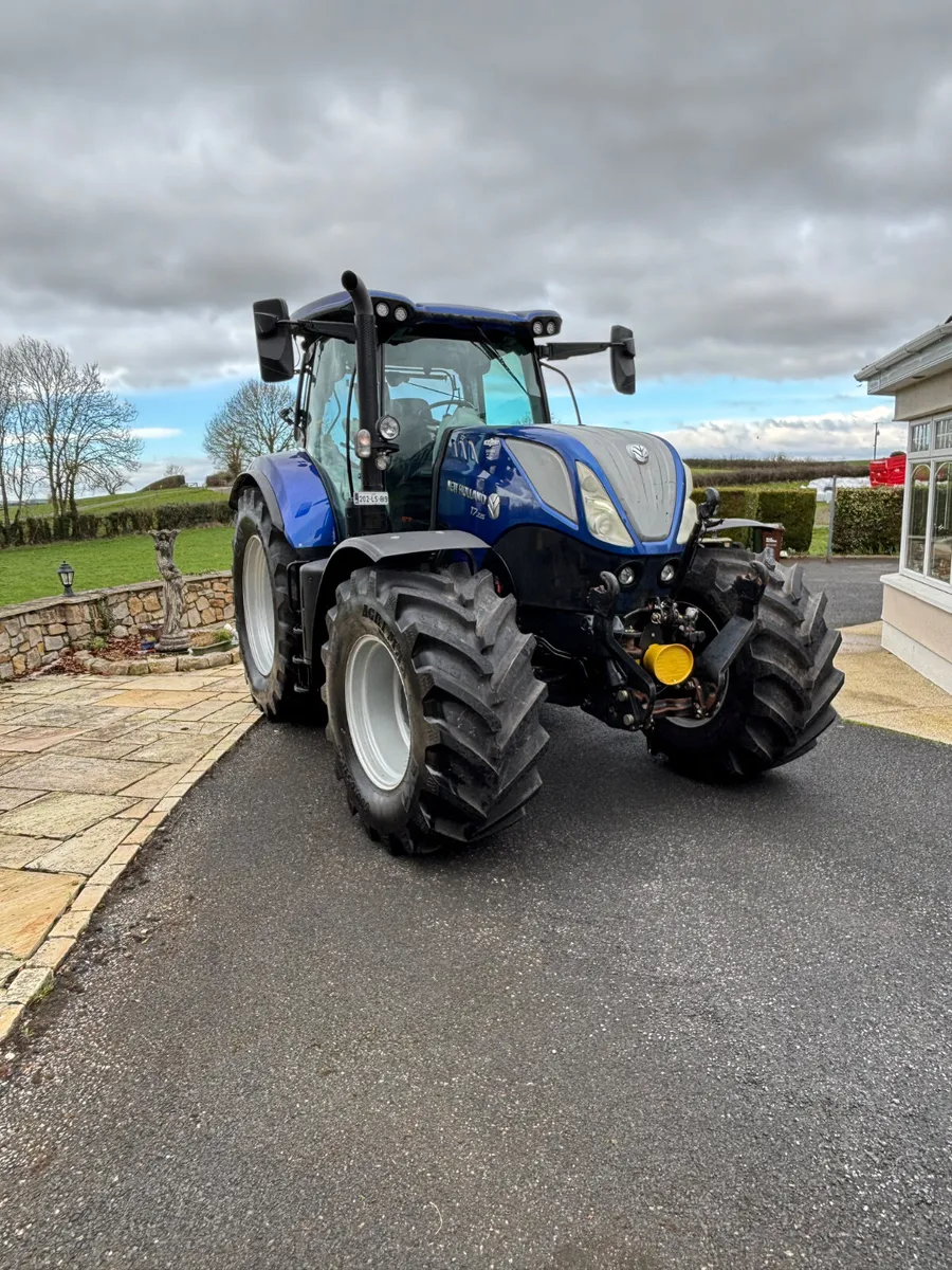 New Holland T7.225 - Image 1