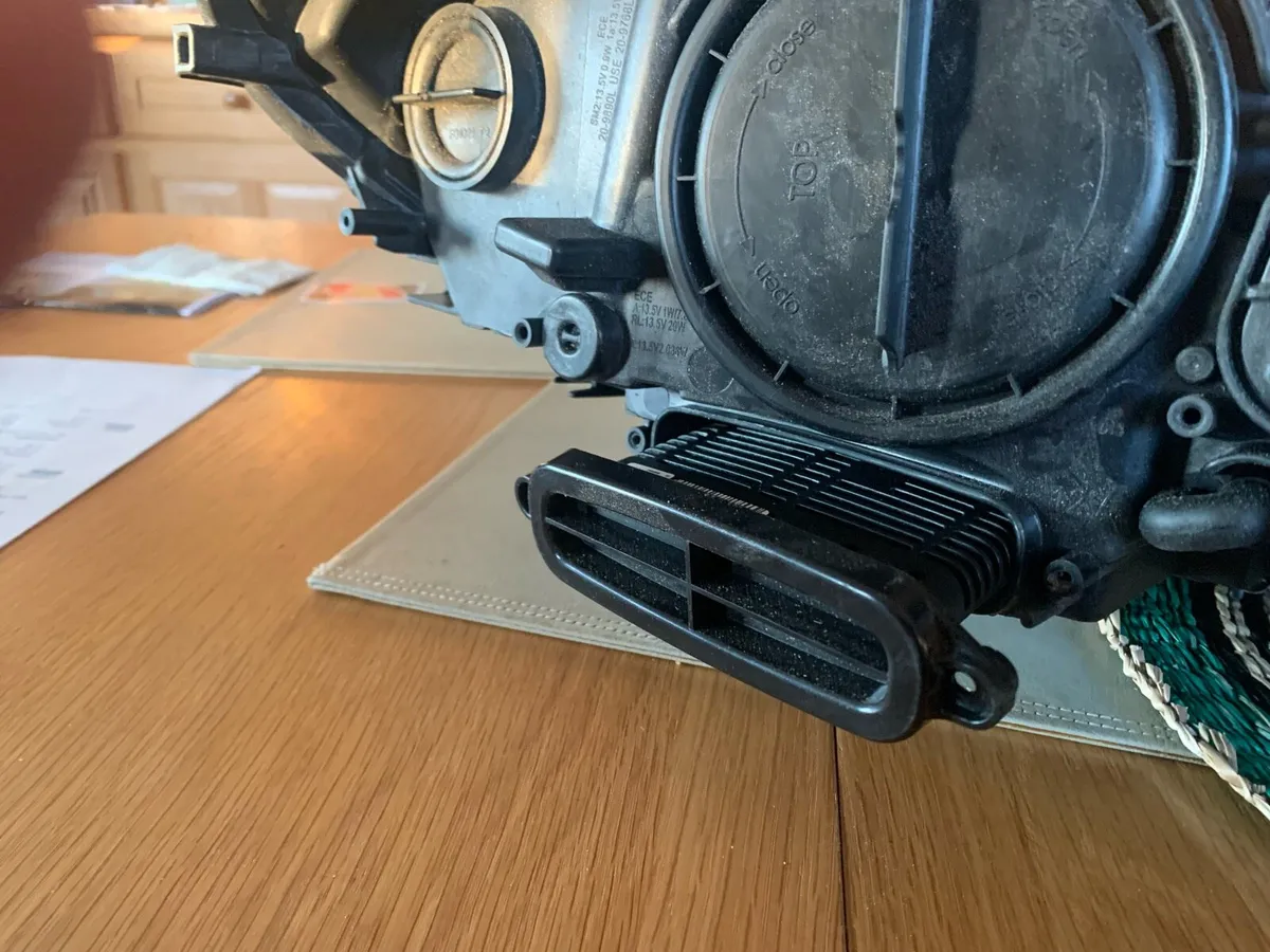 Bmw 520, F10 Headlights H7  New - Image 3