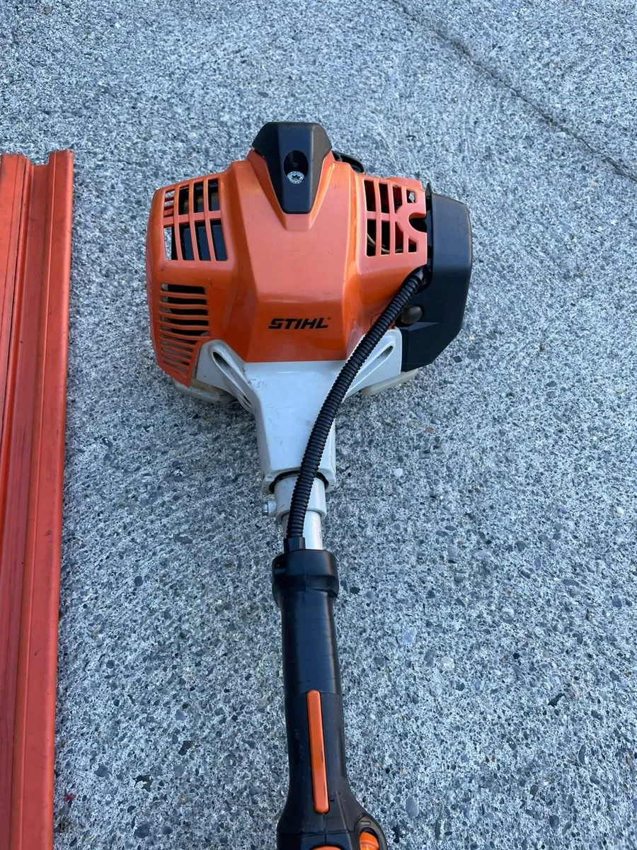 Stihl long reach hedge trimmer - Image 1