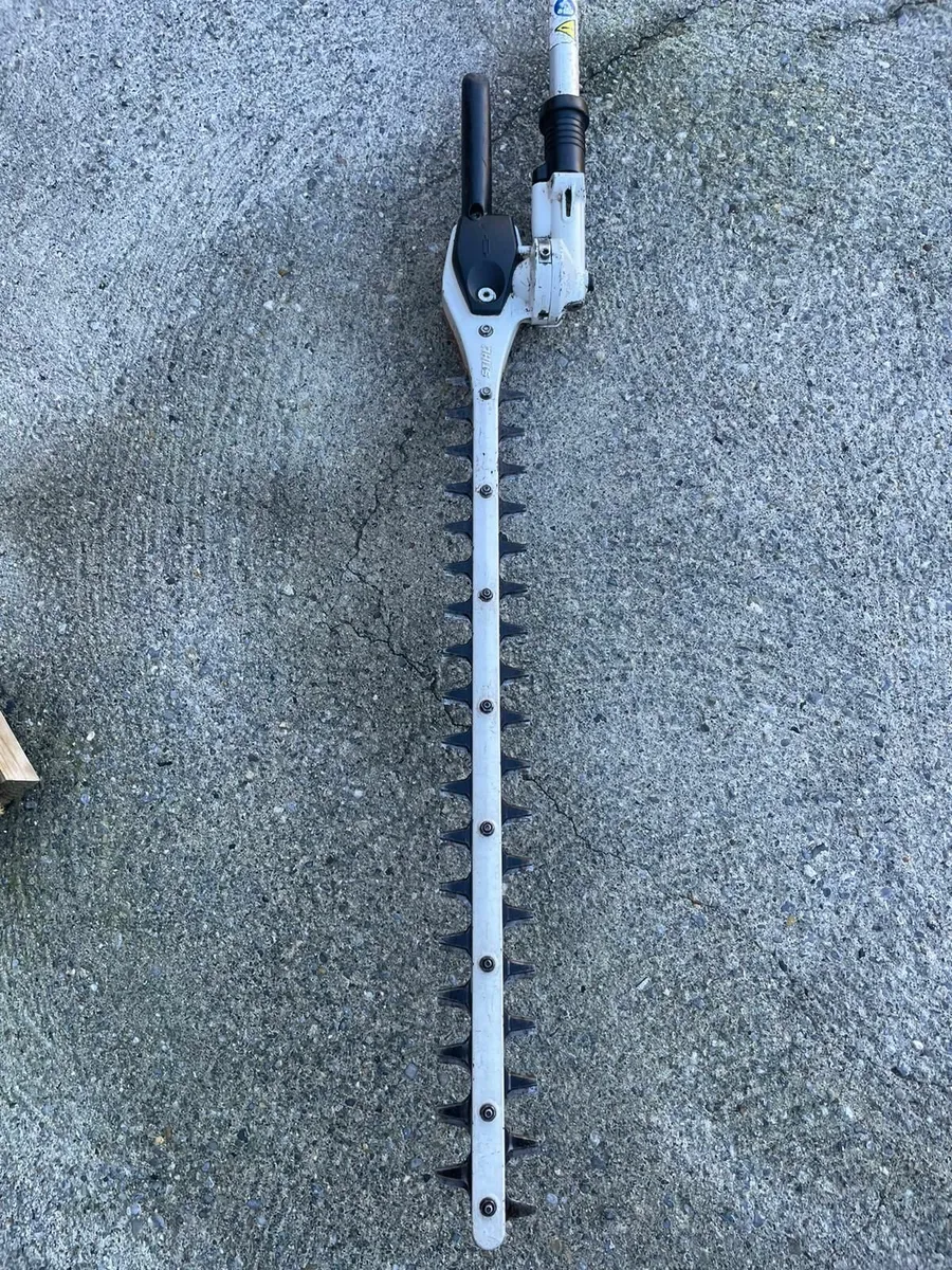 Stihl long reach hedge trimmer - Image 4