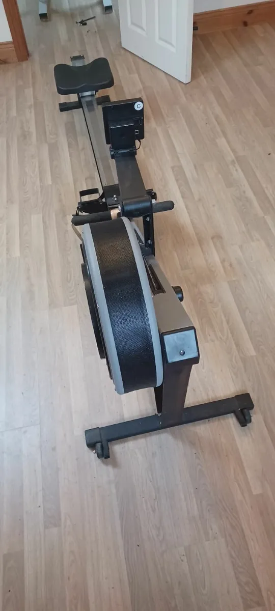 rowing machine - Image 1