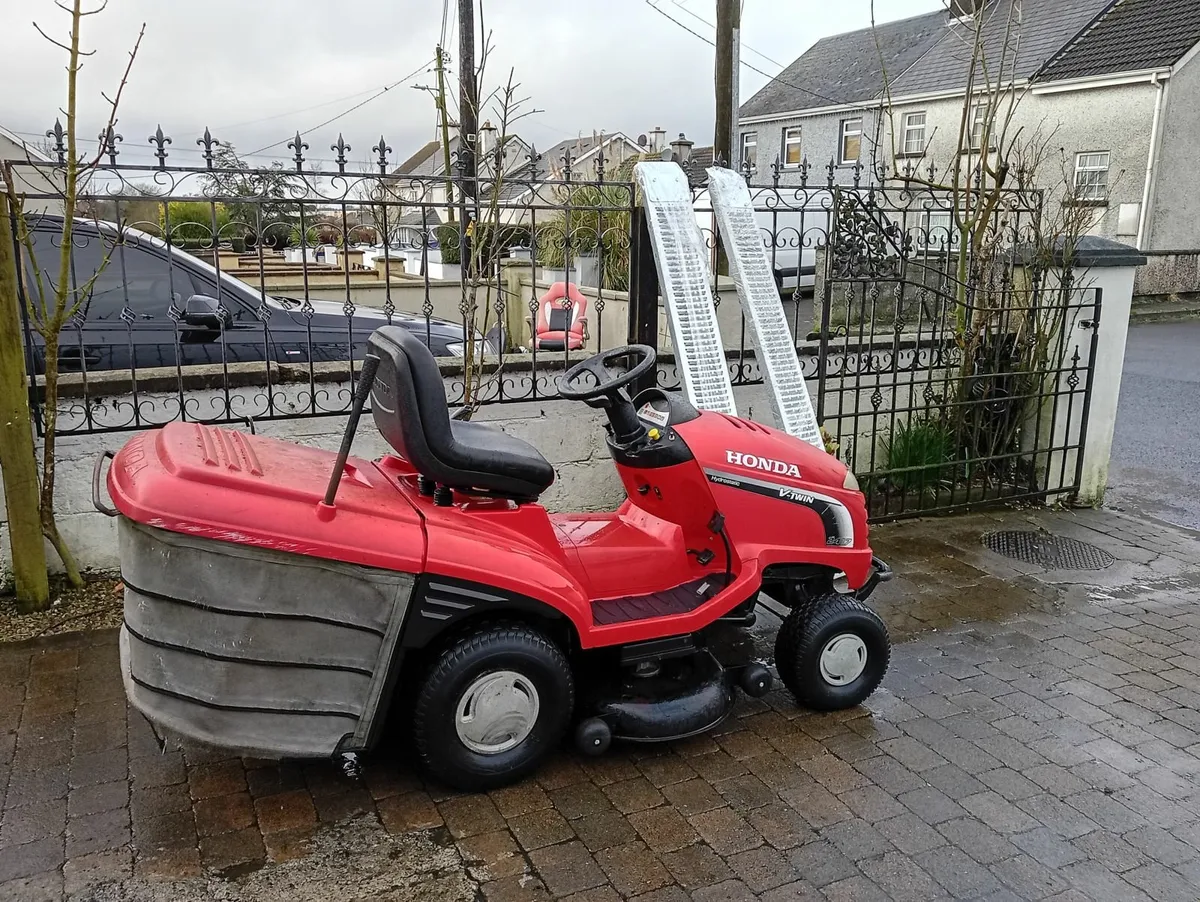 Honda ride on lawnmower
