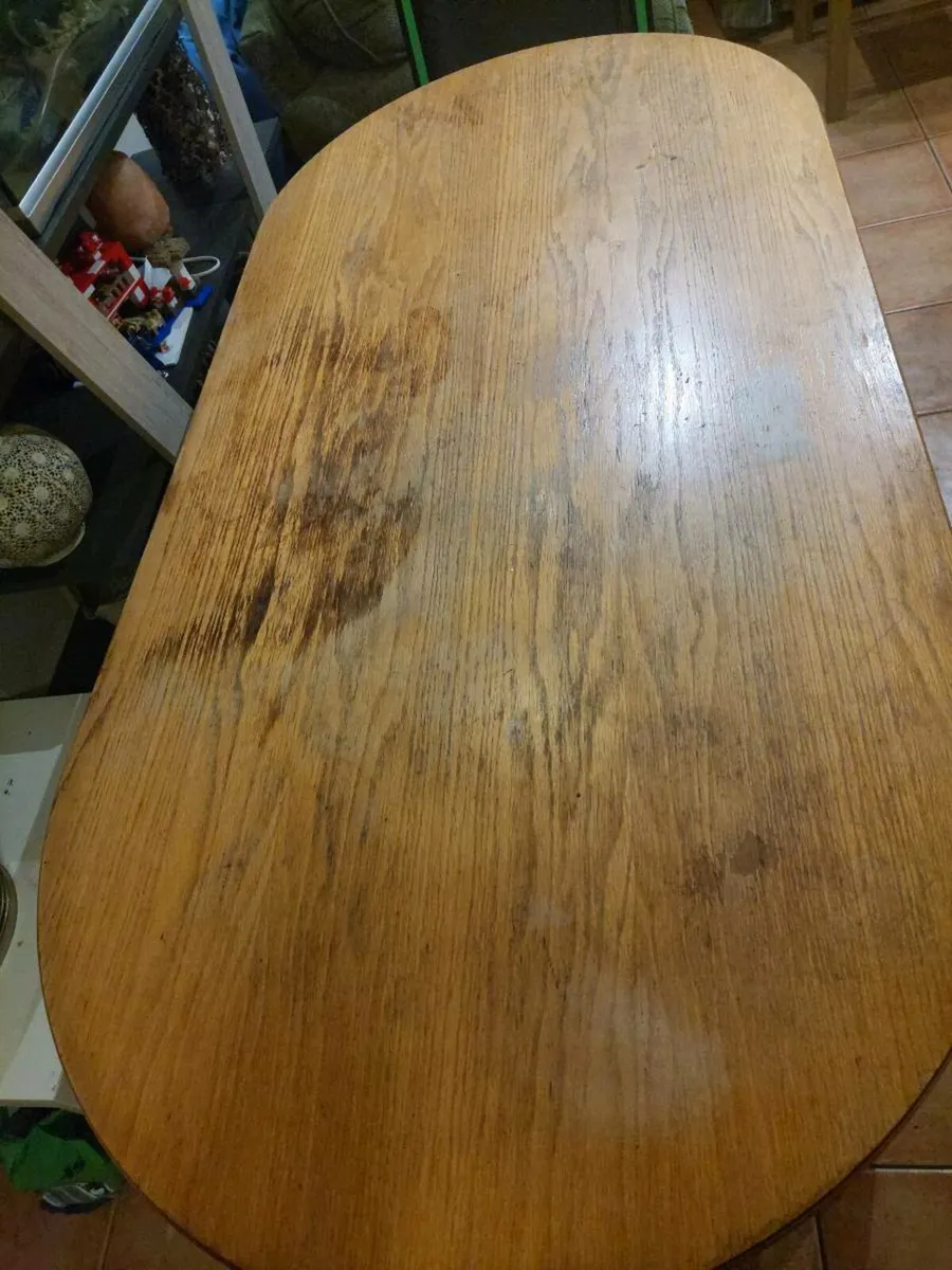 Kitchen table - Image 1