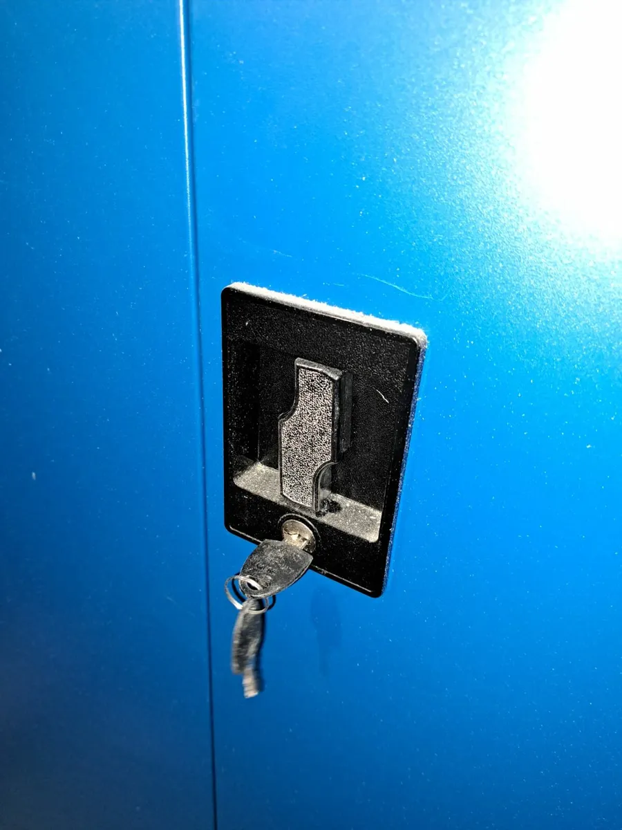 Storage cabinets tools office security - Image 2