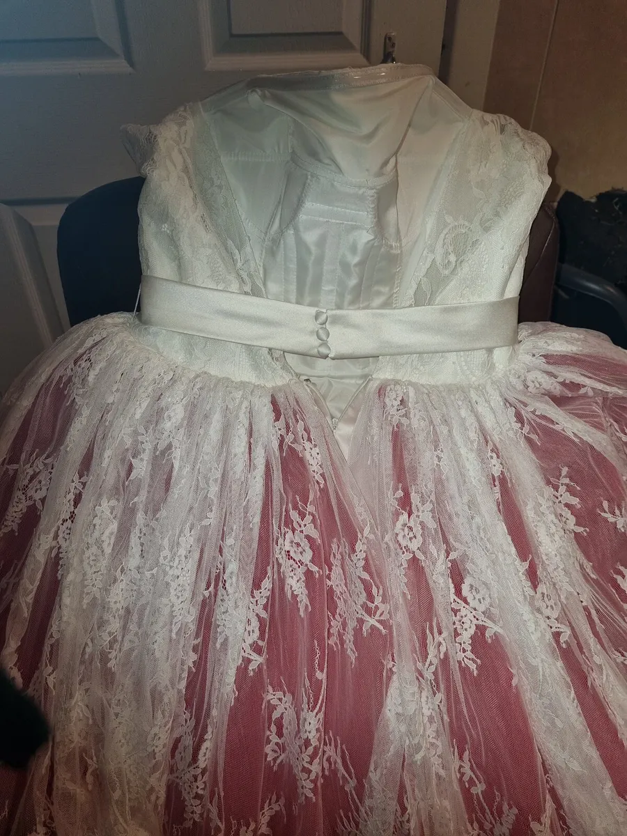 Wedding dress - Image 3