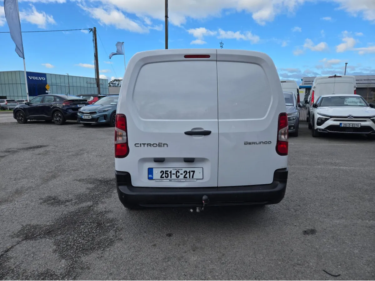Citroen Berlingo LX PLUS BLUEHDI 100 LWB 1.0T M - Image 4