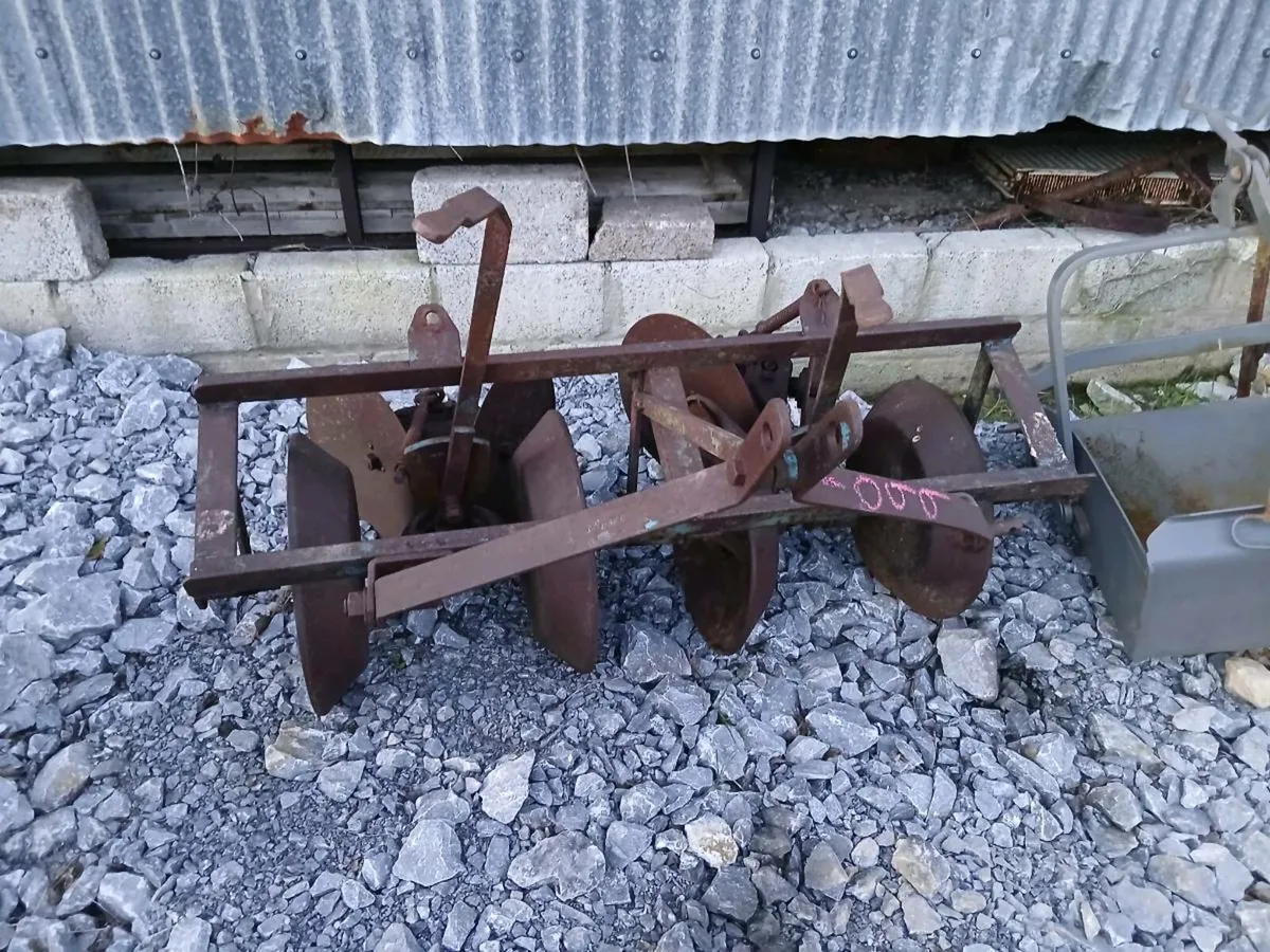 Henderson Scarifier - Image 1