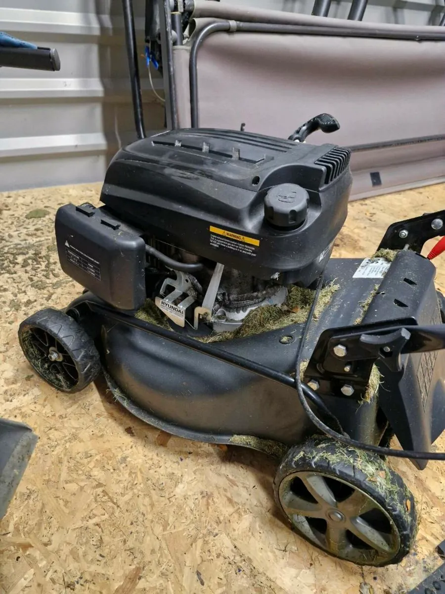 Petrol Lawnmower - Image 3