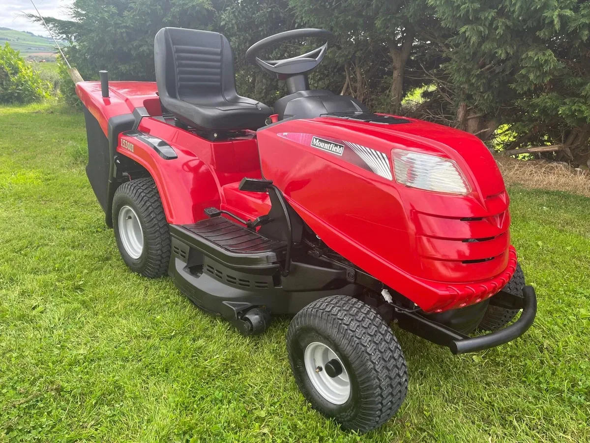 Mountfield hydrostatic ride on mower - Image 2